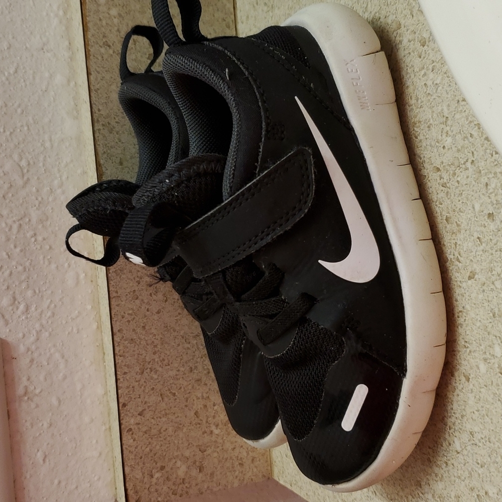 Nike toddler shoes
